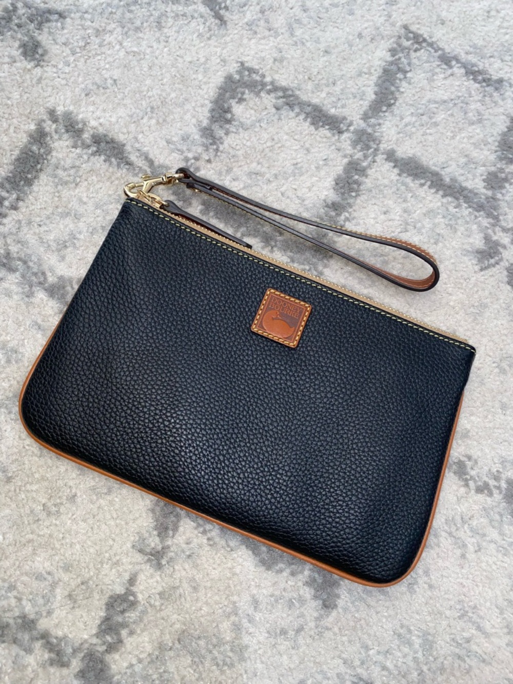 Pebble grain large wristlet
